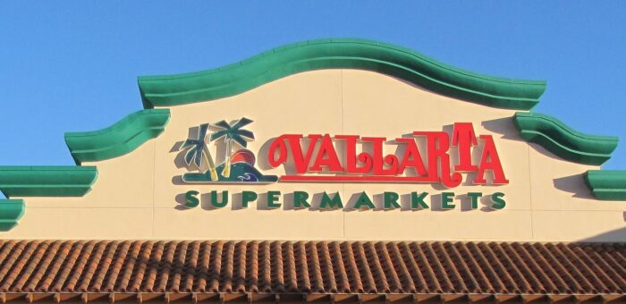 Vallarta Supermarket Picture